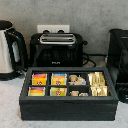 Cozy Apt Perfect For 4-6 Tv Metro Self-Checkin 维也纳 外观 照片