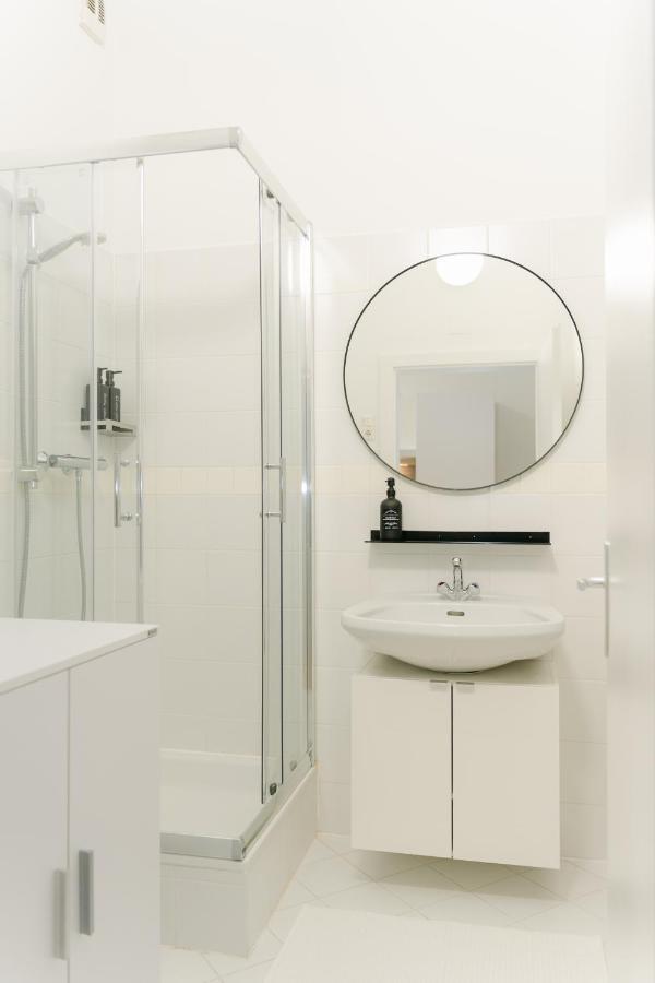 Cozy Apt Perfect For 4-6 Tv Metro Self-Checkin 维也纳 外观 照片